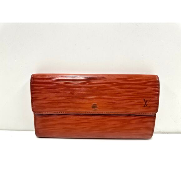 Authentic Vintage Louis Vuitton EPI Leather Long Wallet - Picture 1 of 13